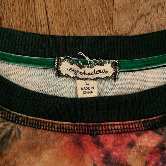 Eyeshadow Lightweight Holiday Sweater - Picture 4 of 6